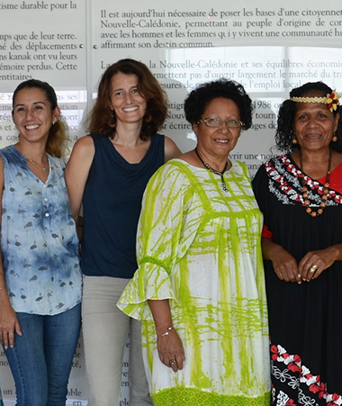 Une partie du comité de pilotage, dont les représentantes de la province des Îles, qui a organisé la 14e édition de la Journée internationale de la femme en Nouvelle-Calédonie. 