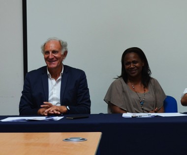 Hélène Iékawé, en charge de l’enseignement au gouvernement, et Jean-Charles Ringard-Flament, vice-recteur, ont mis l’accent sur l’efficacité de la plate-forme en Nouvelle-Calédonie.