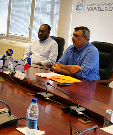 Charlot Salwai et Philippe Germain ont présenté à la presse la teneur du Sommet économique Nouvelle-Calédonie-Vanuatu qu’ils coprésideront.