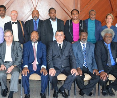 La commission de la convention de coopération régionale est co-présidée par le président du gouvernement Philippe Germain, le Premier ministre du Vanuatu, Charlot Salwai, et l’ambassadeur de France au Vanuatu, Gilles Favret.