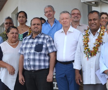 La délégation calédonienne, conduite par le secrétaire général du gouvernement Alain Marc, a été accueillie à Mata-Utu le 13 juin. 