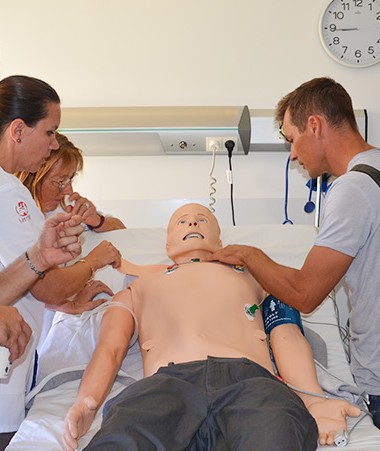 Les acteurs de la santé et de secours ont pu découvrir les dispositifs de simulation proposés par le Cesim le 19 novembre.