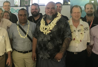 Vaimu'a Muliava, membre du gouvernement, et la délégation calédonienne au 3e Digital Festival de Tahiti.