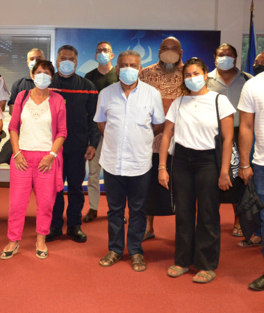 Cinq des sept soignants en partance pour Wallis-et-Futuna, ont été reçus le 9 novembre par le président Mapou et le membre du gouvernement Vaimu’a Muliava.