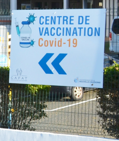 La vaccination contre le Covid-19 est devenue obligatoire à la suite de l’adoption par le Congrès de la Nouvelle-Calédonie de la délibération n° 44/CP du 3 septembre 2021.