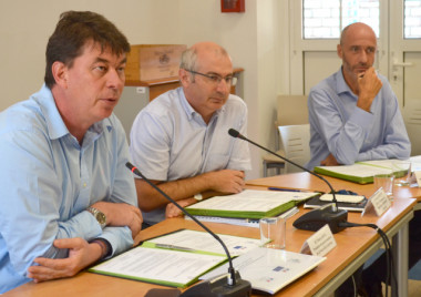 Thierry Santa, Laurent Prévost et Alexis Bouroz ont coprésidé la première réunion du COTAF et signé un protocole qui encadre l’échange d’informations entre les services, de manière sécurisée.