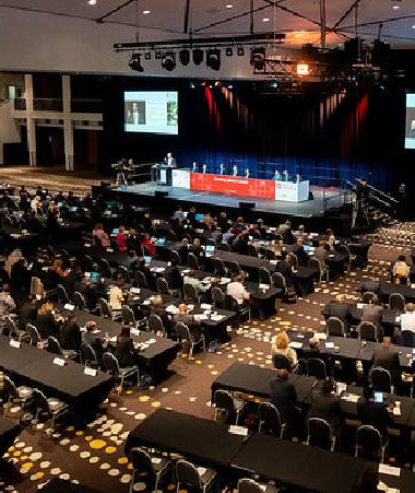 La réunion annuelle de l'ISO se déroulait à Brisbane, en Australie, sur le thème « Répondre aux besoins mondiaux ».