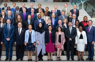 Photo de famille des représentants des gouvernements qui ont participé à la GEO Week 2019 dont le délégué pour la Nouvelle-Calédonie en Australie, Yves Lafoy (3e rang à droite).