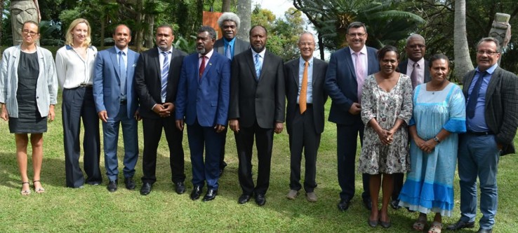 La dernière commission mixte a eu lieu le 20 mai au centre culturel Tjibaou en présence du président du gouvernement, des représentants de l’État et du Premier ministre du Vanuatu Charlot Salwai.