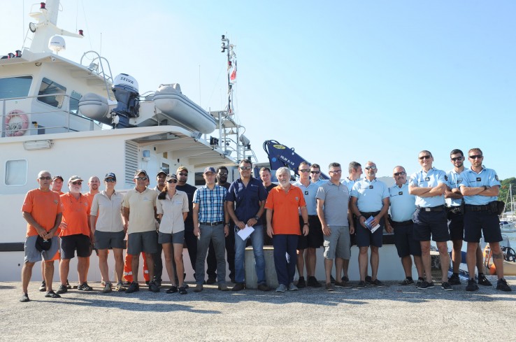 Affaires maritimes, sauveteurs en mer, province Sud, gendarmerie nationale et maritime… Environ 25 personnes ont été mobilisées à Nouméa pour aller à la rencontre des plaisanciers.