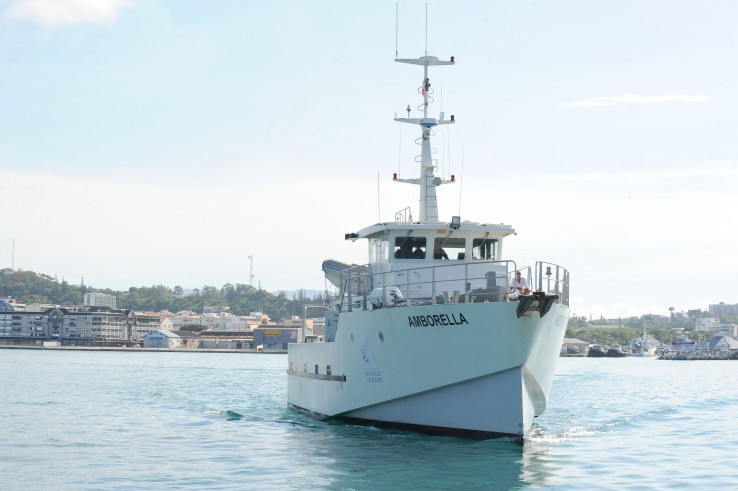 L’Amborella, le navire de la Nouvelle-Calédonie, a participé à l’opération.