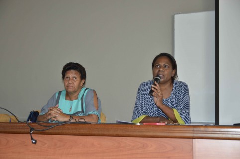 Valentine Eurisouké et Hélène Iékawé ont introduit la conférence du Pr Jourdan à l’Université de la Nouvelle-Calédonie, vendredi 15 septembre. 