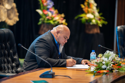 Vaimu’a Muliava signe une déclaration commune dénommé « Lagatoi Declaration » avec ses homologues océaniens pour favoriser la transition numérique et porter la voix du Pacifique.©PNG Government 