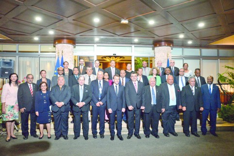 Rencontre entre les chefs d’État et de gouvernement du Pacifique et le président de la République (© DR). 