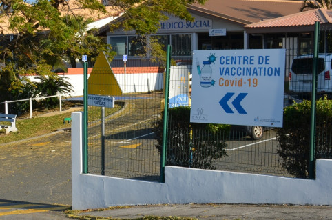 Le centre de vaccination de la CAFAT Receiving propose de nouvelles plages horaires d’ouverture : les mardis et jeudis, jusqu’à 19 h sur rendez-vous, et tous les samedis matin de 8 h à 12 h sans rendez-vous.