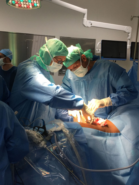 Quatre patients (deux donneurs vivants et deux receveurs) ont bénéficié de cette première mission de transplantation du rein qui en appellera d’autres. 