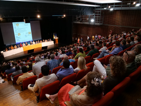 La conférence a mobilisé un nombre important de participants.