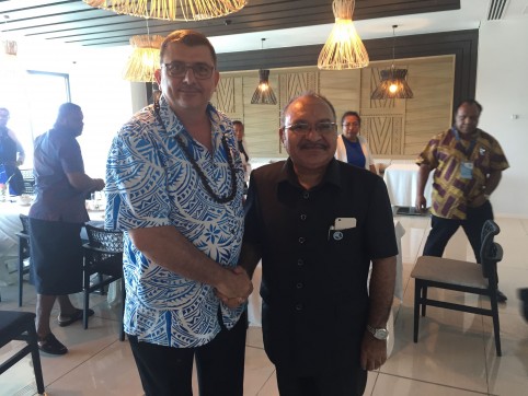 En compagnie de Peter O’Neill, Premier ministre de Papouasie-Nouvelle-Guinée.