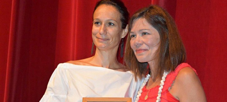 Isabelle Champmoreau et Cécile Alix, lauréate du prix Livre, mon ami, le 16 novembre au centre culturel Tjibaou.