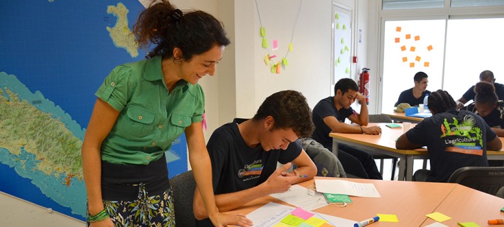 La coach, Marjorie Botella, a demandé aux jeunes d’établir une pyramide d’objectifs afin de donner du sens à leur projet. 