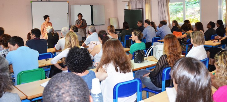Yolande Verlaguet, directrice de l’Enseignement et Hélène Iékawé, membre du gouvernement en charge de l’enseignement lors de l’ouverture du Carrefour des pratiques pédagogiques à l’Institut de formation des maîtres de Nouvelle-Calédonie (IFM-NC).
