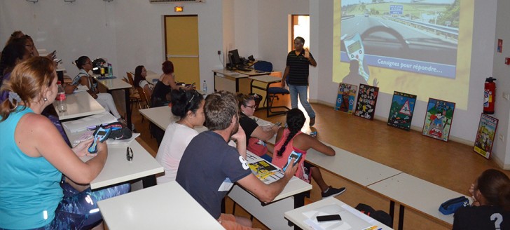 Les participants ont testé leurs connaissances au cours d’un test blanc du code de la route.