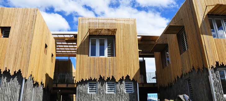 L’Agence calédonienne de l’énergie va aussi promouvoir l’architecture bioclimatique. Ici, la mairie de Hienghène qui en est un exemple.