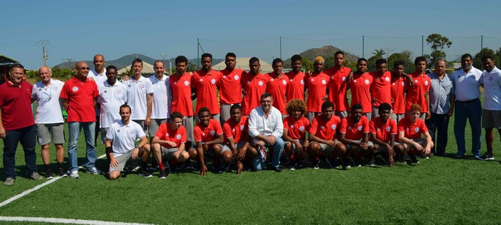 Photo de famille avant le grand départ pour le sous-continent indien.