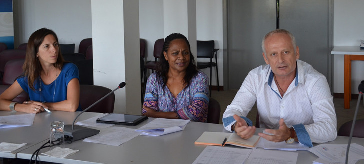 Hélène Iékawé, membre du gouvernement chargée de l’enseignement, Jean-Luc Bernard-Colombat et Magali Vuillod de la DAFE ont commenté les résultats des examens agricoles le 17 décembre.
