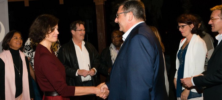 Le président du gouvernement a participé à l’ouverture du 19e Festival du cinéma de La Foa, présidé cette année par la comédienne Marianne Denicourt (©Marc Le Chélard).