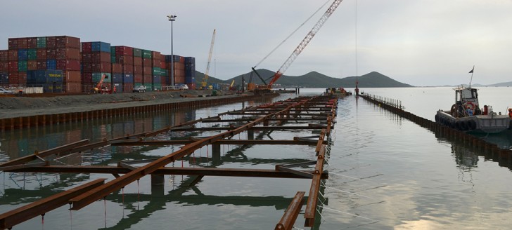 2,6 milliards de francs, c'est le montant des travaux de construction du poste n° 8 dans le prolongement du quai de commerce du Port autonome. 