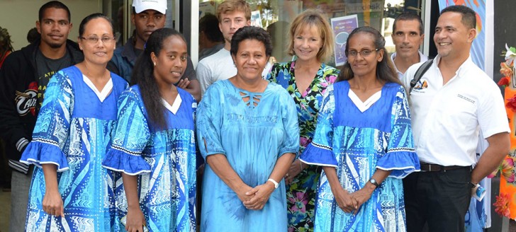 Valentine Eurisouké aux côtés de l’équipe du Centre Information Jeunesse de Nouvelle-Calédonie.