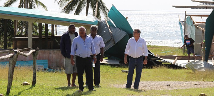 Philippe Germain et Néko Hnepeune, président de la province des Îles, étaient à Lifou le  11 mai (© LNC).