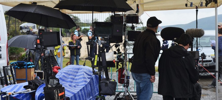 Le tournage des deux épisodes calédoniens a commencé sous la pluie, à Nouméa.