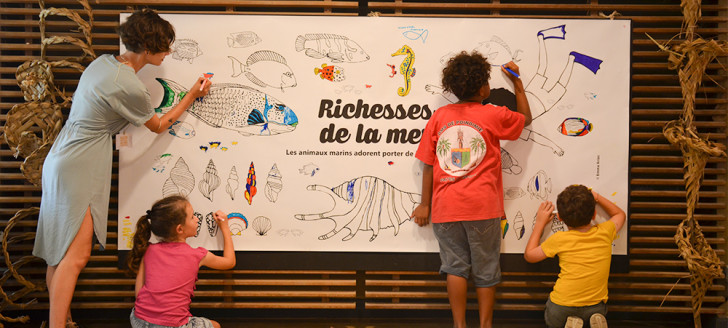 Les plus jeunes étaient invités à participer à un coloriage géant célébrant les richesses de la mer.