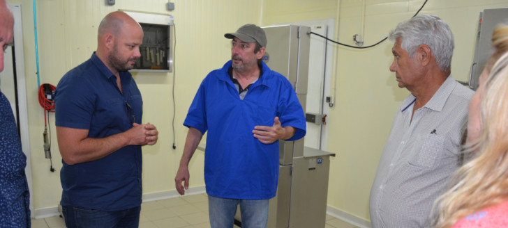 Christopher Gygès a visité l’unité de conditionnement des produits de la mer, exploitée par la société Munun.