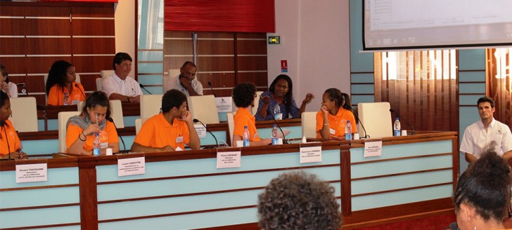 Hélène Iékawé s’est adressée aux jeunes élus du Congrès en séance plénière.