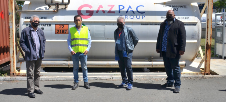 Yannick Slamet et Vaimu’a Muliava ont été reçus à Gazpac par Romain Babey, président de la société, en présence de Carold Vassilev, président d’honneur de la Fédération des industries de Nouvelle-Calédonie.