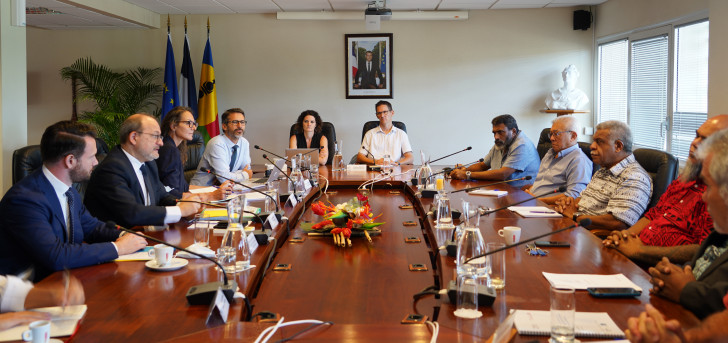 Pendant près d’une heure et demie, les membres du gouvernement et ceux de l’AFD ont échangé sur la situation et l’avenir de la Nouvelle-Calédonie.