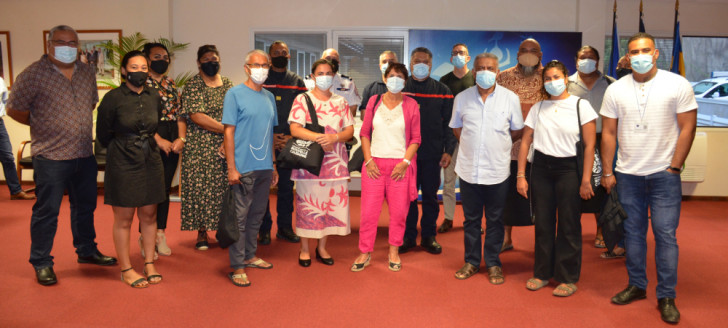 Cinq des sept soignants en partance pour Wallis-et-Futuna, ont été reçus le 9 novembre par le président Mapou et le membre du gouvernement Vaimu’a Muliava.