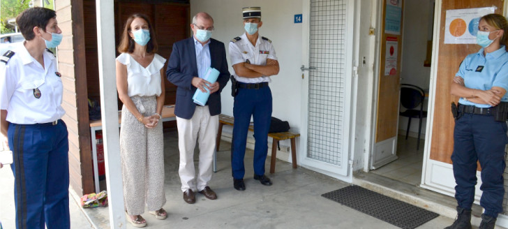 Laurent Prévost et Isabelle Champmoreau sont allés à la rencontre des gendarmes de la brigade de Dumbéa le 24 mars.