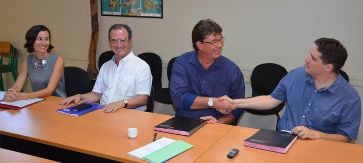Thierry Santa, président du conseil d’administration du CREIPAC et Gaël Lagadec, président de l’UNC, ont signé une convention de partenariat, jeudi 13 octobre.