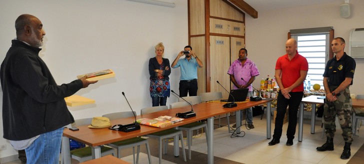 Christopher Gygès, chargé de la protection judiciaire de l’enfance et de la jeunesse au gouvernement et Christiane Tétu-Wolff, directrice de la DPJEJ, à l’ouverture de la semaine d’information citoyenne à Maré.