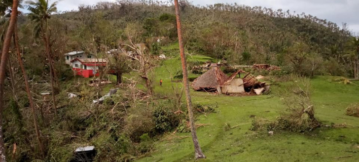 Dans les îles de Espiritu Santo, Malo, Pentecost, Malekula, Ambae et Ambrym, les dommages sur les infrastructures, les habitations et les cultures agricoles sont considérables.