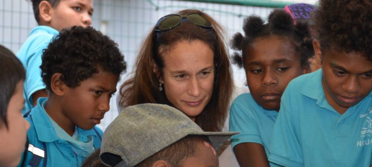 Isabelle Champmoreau a découvert les travaux des élèves. Ici, des clips vidéo sur les dangers des addictions réalisés par les CM2 de l’école Maurice-Fonrobert. 