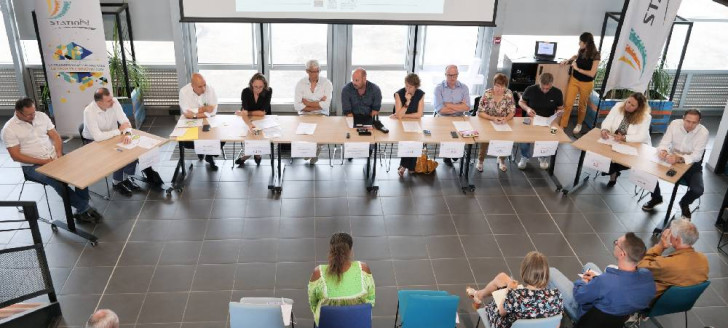 Le Pacte vert a été signé à la Station N par le gouvernement et les acteurs concernés.