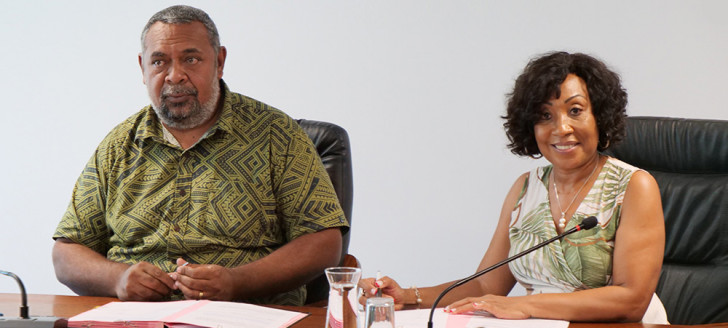Mickaël Forrest et Yvonne Horn ont signé la convention le lundi 26 septembre dans les locaux du gouvernement.