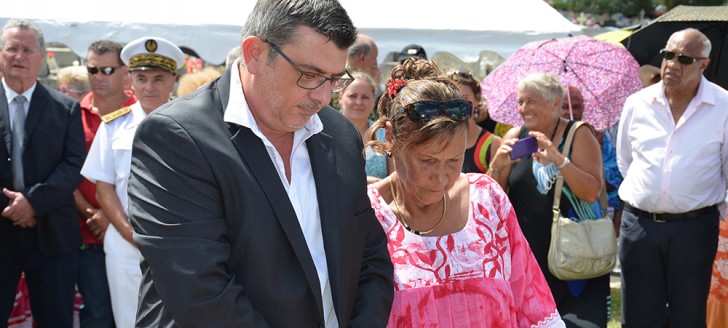 Beaucoup d’émotion pour Philippe Germain et “Sidone” Iékawé, la veuve du préfet disparu trop tôt.