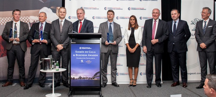 Didier Lille, président de Bluecham SAS (à gauche) lors de la remise des Business Awards à Sydney (Photos Cédric Tourasse).