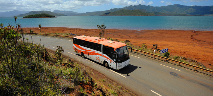 Reconnaissable à sa livrée orange et à son petit lézard, le Raï sillonne la Grande Terre depuis 2014. ©Laurent Lange-SMTI